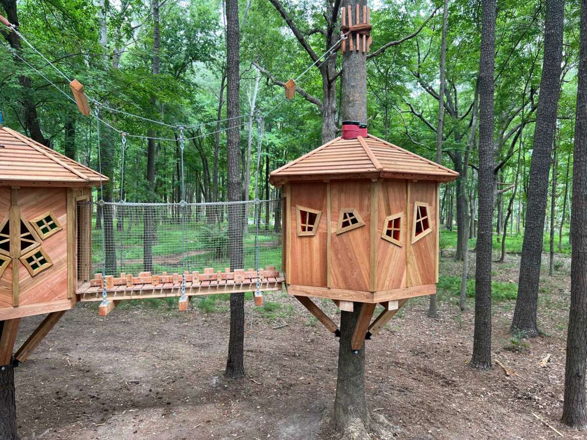 Naturidea_Virginia_Beach_Baumhausspielplatz_02.jpg