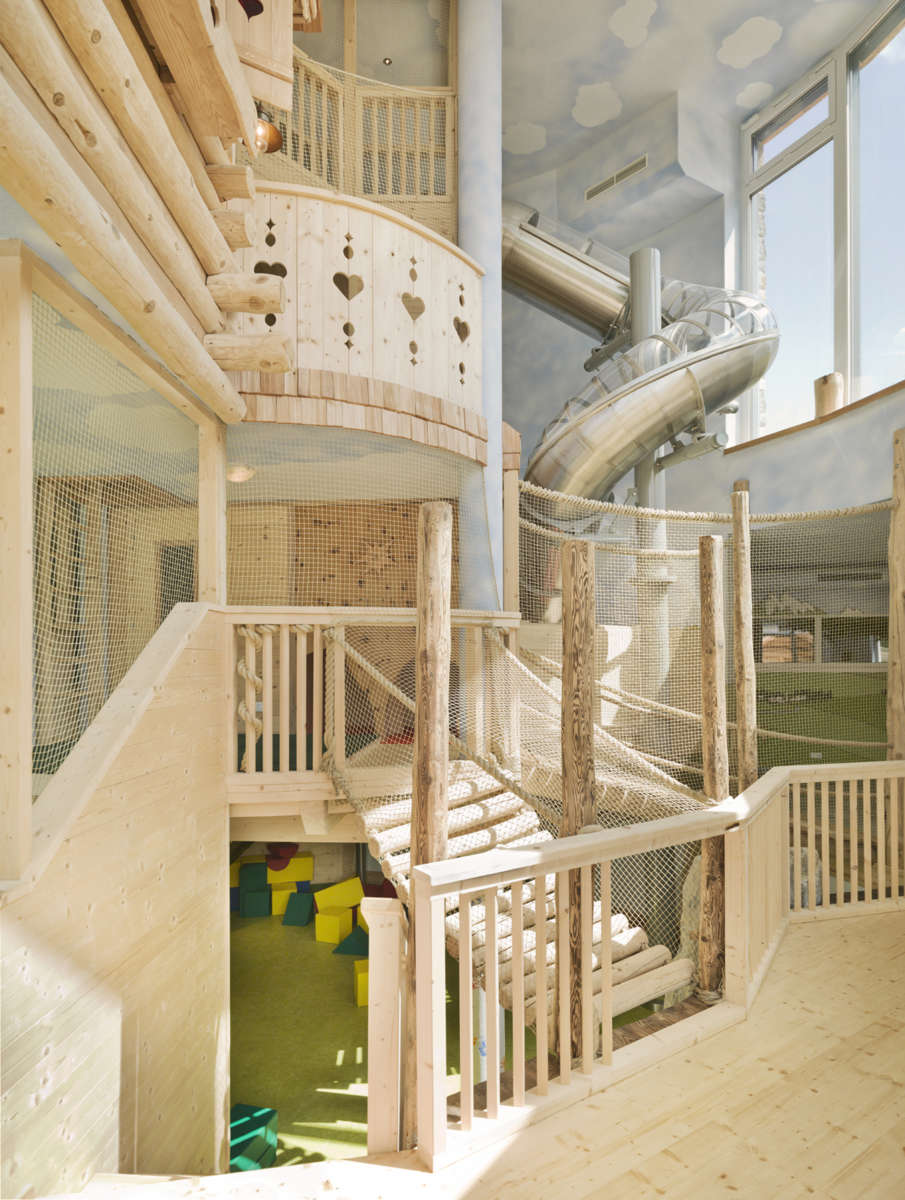 LOLIN_NI_UEA_small_2013_07.jpg